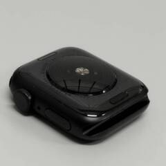 Apple Watch SE 第1世代/GPS/40mm/A2351/スペースグレー〈MYDP2J/A〉 (8)の画像