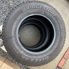 ブリヂストン　　ブリザック　VL1 195/80R15 LT  スタッドレス　ハイエース　キャラバンなどの画像