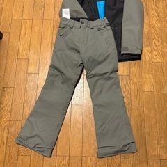 VOLCOM  ウエア　キッズ
の画像