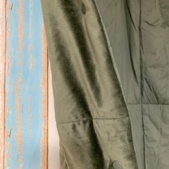 UNIQLO ユニクロ パデッドブランケット オリーブ グリーンの画像