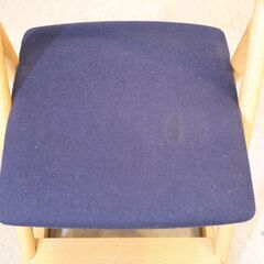 ACTUS(アクタス)の飛騨高山の技術で作られたT-KIDS(ティーキッズ)チェアです。ナチュラルでシンプルなデザインの学習椅子。座面の高さが調節可能なのでダイニングのキッズチェアとしても♪日進木工の画像