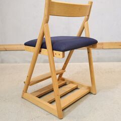 ACTUS(アクタス)の飛騨高山の技術で作られたT-KIDS(ティーキッズ)チェアです。ナチュラルでシンプルなデザインの学習椅子。座面の高さが調節可能なのでダイニングのキッズチェアとしても♪日進木工の画像