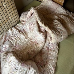 羽毛掛け布団、綿掛け布団の画像