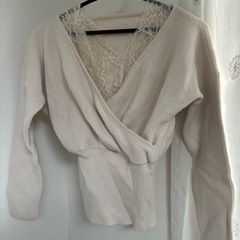 グレイル　GRL トップス　Mサイズの画像