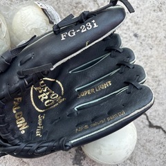 野球　ソフトボール　親革　子供用？　グローブ　FALCON　の画像