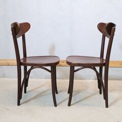 TON(トン)のベントウッドチェア 2脚セットです。バナナのようにカーブした背もたれが特徴のレストランやカフェでも活躍するサイドチェアー。ナチュラルモダンな北欧スタイルにおススメのダイニングチェア♪の画像