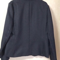 ブラックノーカラージャケットの画像