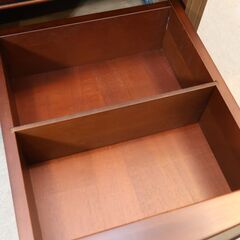 TOKAI KAGU(東海家具)のVenezia(ベネチア) テレビボード。マホガニー材の質感とタッセルがデザインされた把手がクラシカルなデザインが印象的なローボード。IDC OTSUKA(大塚家具)の画像