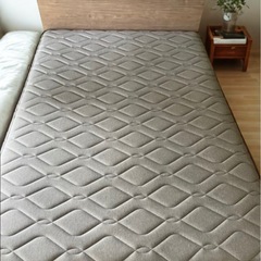 【美品】SIMMONS シモンズダブルベッドの画像