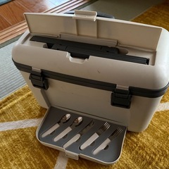 クーラーボックス 訳ありの画像