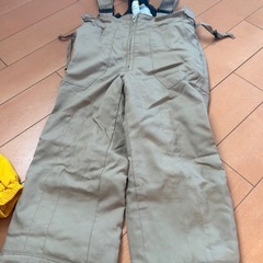 スキーウェア100＋手袋②個＋ゴーグルの画像