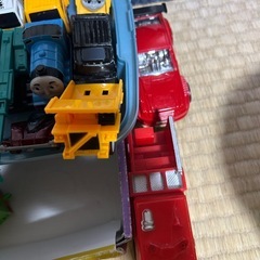 トミカなど車セットの画像