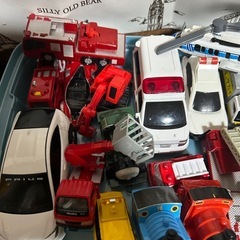 トミカなど車セットの画像