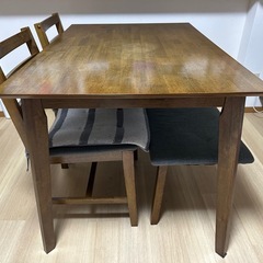 ダイニングテーブル4点セットの画像