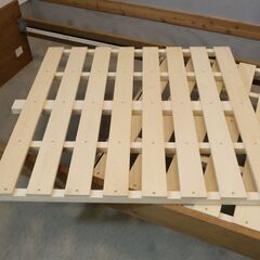 unico(ウニコ)より木の表情を生かしたカジュアルな印象のADDAY(アディ)シリーズのオーク材 シングルベッドフレームです。広いヘッドボードが魅力のベッドフレームは寝室を上質なやすらぎ空間に。の画像