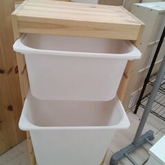 リユースのサカイ栃木店★ジモティ割あり★  棚 ベージュ W44×D30×H91 クリーニング済み TC12062の画像