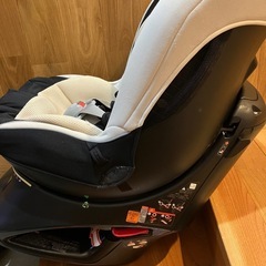 チャイルドシート　エールべべ・クルットNT2の画像