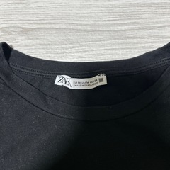 ZARA クロップドTシャツ　黒の画像