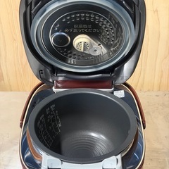 2015年 東芝真空圧力IHジャー炊飯器 5.5合の画像