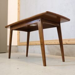 人気のkarimoku60(カリモク60) リビングテーブル(小)です。レトロでスッキリしたデザインは圧迫感を感じさせないコーヒーテーブル。男前インテリアや北欧スタイルにもおススメです。の画像