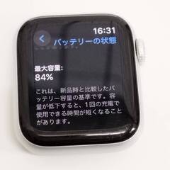 Apple Watch SE 第1世代/GPS/40mm/A2351/シルバー〈MKQ93J/A〉の画像