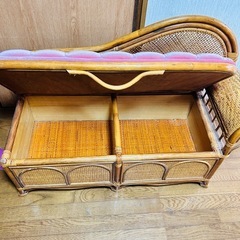 籐の2人がけソファの画像