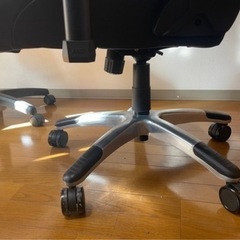 【本日or明日引取限定】ゲーミングチェア＋オットマンの画像