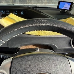 トヨタ アクア 白 H29年の画像