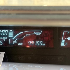 トヨタ アクア 白 H29年の画像