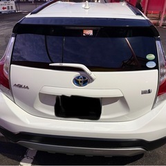 トヨタ アクア 白 H29年の画像