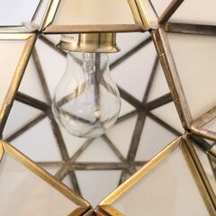 DI CLASSE(ディクラッセ)Etoile(エトワール)ペンダントライトです。真鍮製の星形のシェードから放たれる光が、空間を神秘的に照らしてくれます。リビングやダイニング、寝室にも最適です♪の画像