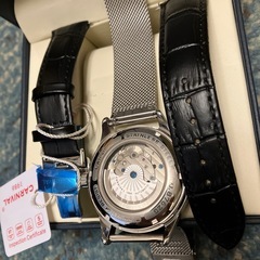 機械式自動巻腕時計の画像