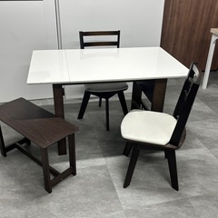 ニトリ 身長式ダイニングセット 椅子2脚 ベンチの画像