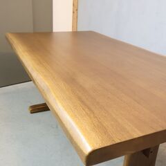 飛騨高山の家具メーカーibata interior(イバタインテリア)のオーク材を使用したダイニングテーブル。落ち着いた色合いとナチュラルな質感が魅力の4人用食卓。シンプルデザインは和の空間にも♪の画像