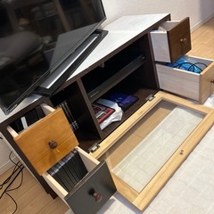 テレビボードの画像