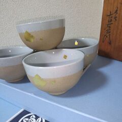 未使用　九谷焼　吉右衛門窯　金箔ちらし　5客　直径8.8㎝　高さ5.6㎝の画像