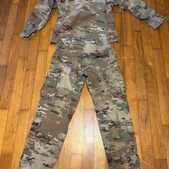 ミリタリー迷彩服　上下　サイズS〜Mの画像