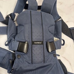 美品　ベビービョルン　抱っこ紐　ベビーキャリアOne+ Air ダークブルーの画像