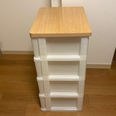 ニトリ プラスチックチェスト4段の画像