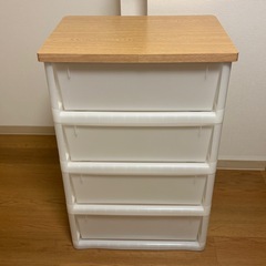 ニトリ プラスチックチェスト4段の画像