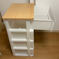 ニトリ プラスチックチェスト4段の画像