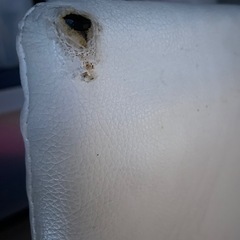 木目の机と椅子のセットの画像