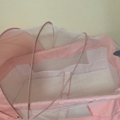 ベビーベッドピンク急遽処分の画像