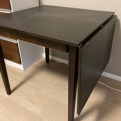 【無料】伸縮可能 ダイニングテーブル ダークブラウンの画像