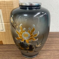 【差し上げます】 四君子　花瓶　玉山　菊　約21cmの画像