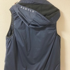 BURTLE ネイビー フード付き防寒ベスト　未使用　タグ付きの画像