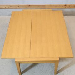 人気のインテリアショップACTUS(アクタス)のオーク材 ALCHEMY(アルケミー) 伸長式リビングテーブルです。奥行が広がるエクステンションテーブルは、作業用デスクとしてもオススメです！の画像