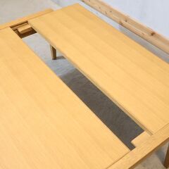 人気のインテリアショップACTUS(アクタス)のオーク材 ALCHEMY(アルケミー) 伸長式リビングテーブルです。奥行が広がるエクステンションテーブルは、作業用デスクとしてもオススメです！の画像