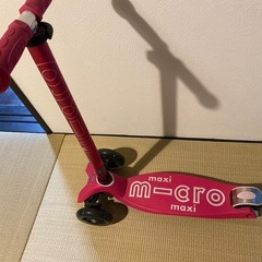 キックボード　m-cro maxi ピンクの画像