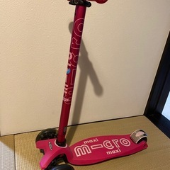キックボード　m-cro maxi ピンクの画像